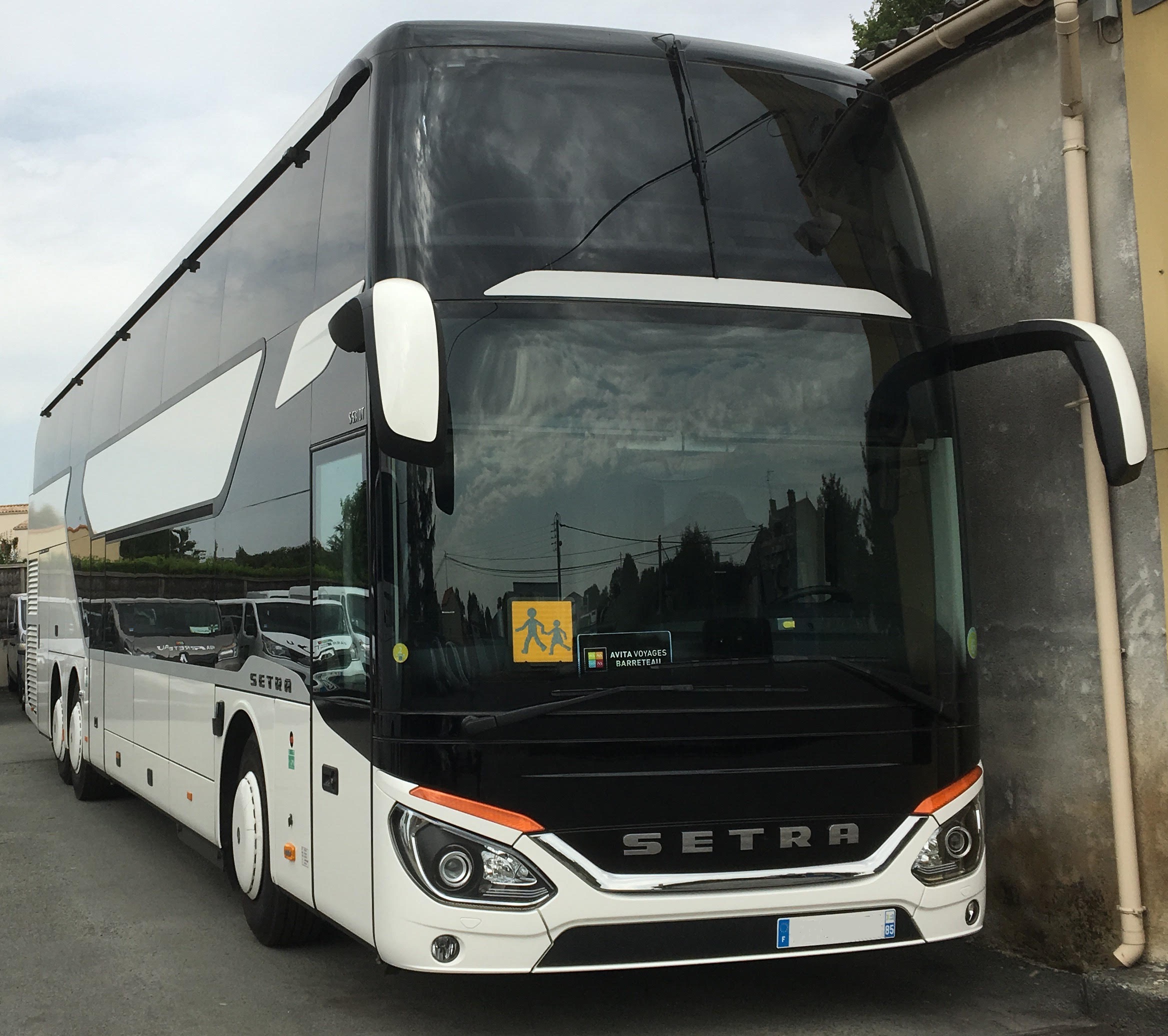 autocar double etage avita transport barreteau vendée